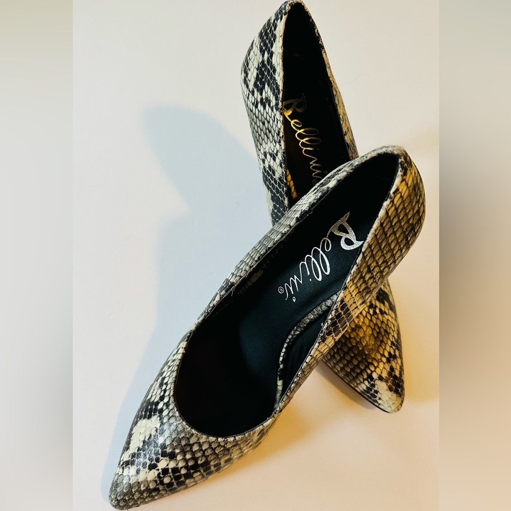 Bellini | Size 8.5 | snake skin design | 3.5 inches heel